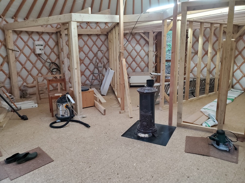 Chantier yourte : création d’une mezzanine