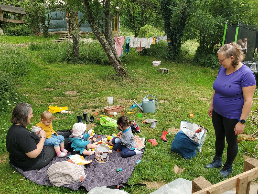 Atelier garde d'enfants pour ce chantier participatif bois