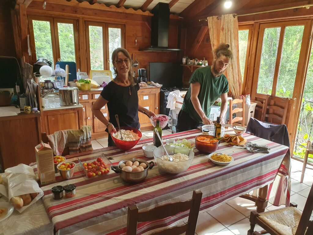 Préparation du bar à salade